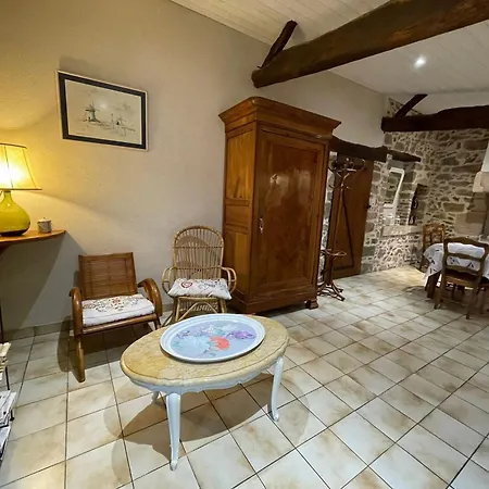 Country house A La Campagne Avec Terrasse, Proche Du Puy Du Fou Et De La Riviere Sevre *