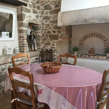 Country house A La Campagne Avec Terrasse, Proche Du Puy Du Fou Et De La Riviere Sevre Sevremont