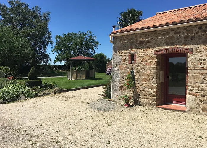 A La Campagne Avec Terrasse, Proche Du Puy Du Fou Et De La Riviere Sevre - Fr-1-426-249